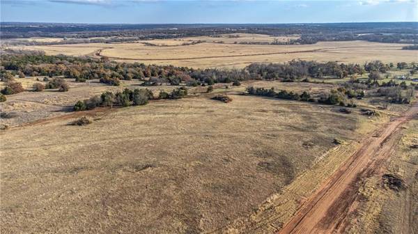 7335 Meadowlark Lane, Guthrie, OK 73044