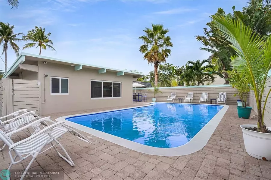 100 NE 22nd St, Wilton Manors, FL 33305