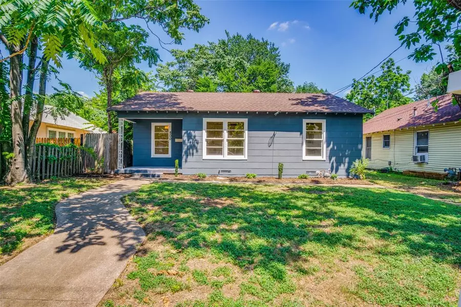 800 Hudgins Avenue, Fort Worth, TX 76111