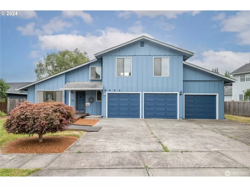 4042 OAK ST, Longview, WA 98632