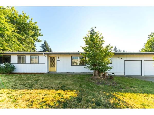 18506 PORTLAND AVE, Gladstone, OR 97027