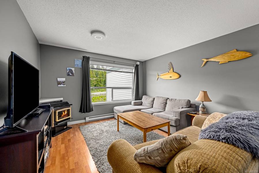 1105 Henry Rd #205, Courtenay, BC V9J 1L0