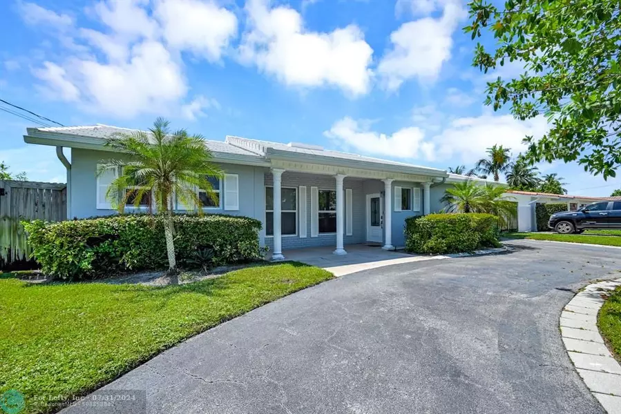 252 SW 14th Pl, Boca Raton, FL 33432