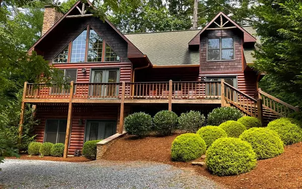 Hiawassee, GA 30546,382 Country Hill Road