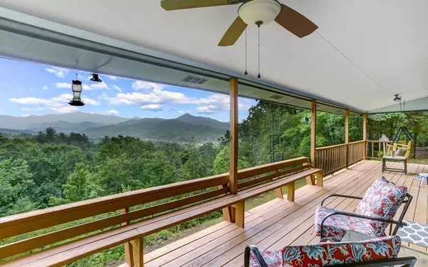 Hayesville, NC 28904,608 Caesars Cove