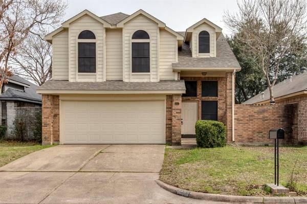 6844 Driffield Circle E, North Richland Hills, TX 76182