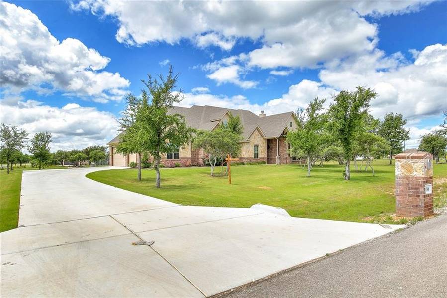 146 Fawna Drive, Azle, TX 76020