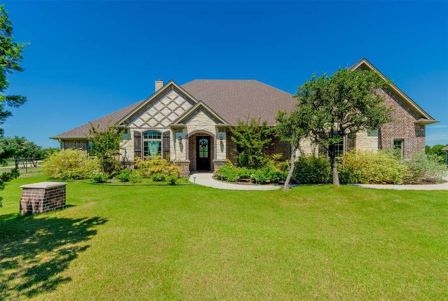 242 Maral Lane, Azle, TX 76020