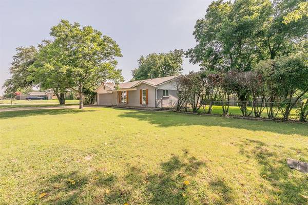 5508 Loch Lomond Lane, Haltom City, TX 76148