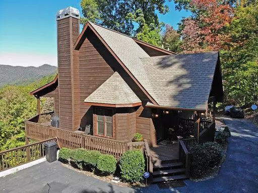 7029 Black Bear Trail, Hiawassee, GA 30546