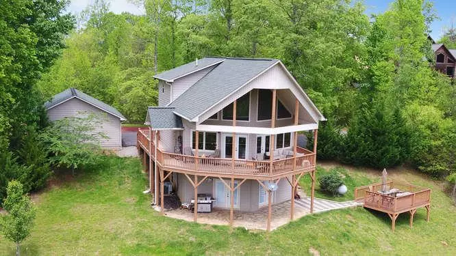 530 Brasstown Acres, Brasstown, NC 28902