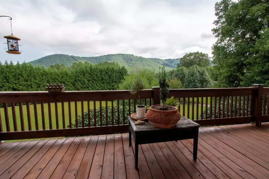 84 Brasstown Hills, Brasstown, NC 28902