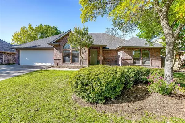 8114 Meadowside Drive, Benbrook, TX 76116