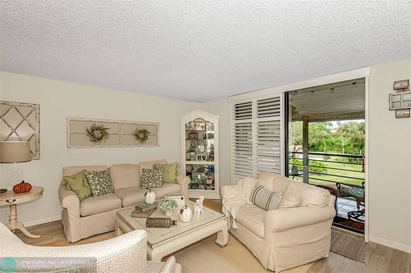 Pembroke Pines, FL 33026,900 Saint Charles Pl  #208