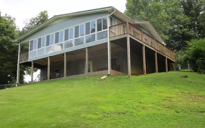 1057 Sky Hawk Mtn Rd, Hiawassee, GA 30546