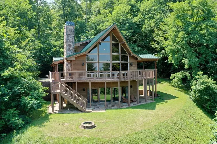 1125 Sam Cove Rd, Robbinsville, NC 28771