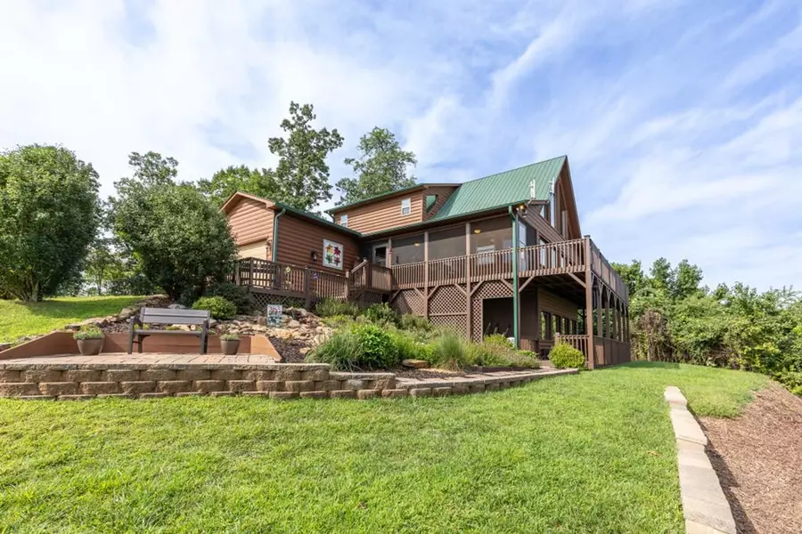 10 Grant, Brasstown, NC 28902