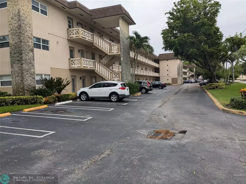 3430 NW 52nd Ave  #102, Lauderdale Lakes, FL 33319