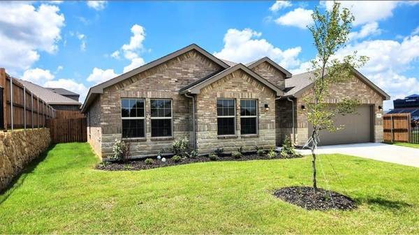 526 JOLIE Court, Joshua, TX 76058