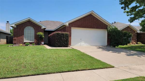 12321 Silver Mist Trail,  Fort Worth,  TX 76028