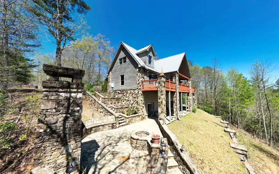 1725 Sheep Cliff Road, Hiawassee, GA 30546