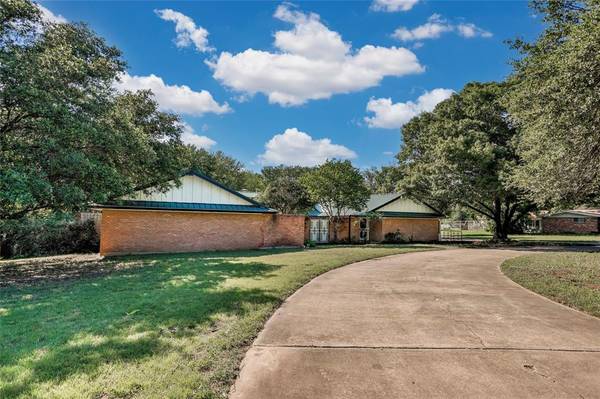 1401 W California Street, Gainesville, TX 76240