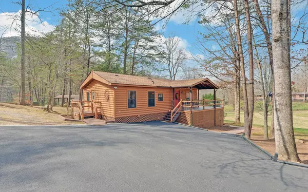 1840 Whispering Pines, Hiawassee, GA 30546