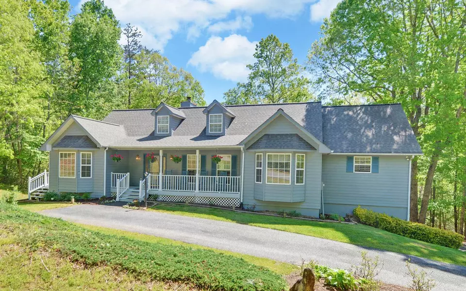 4222 Asheland Overlook, Young Harris, GA 30582