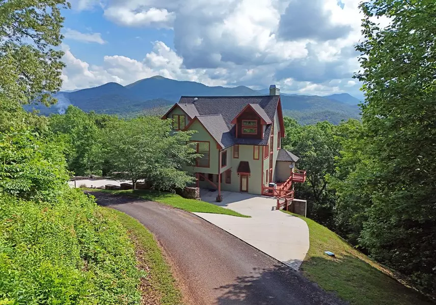 1613 Clark Drive, Hiawassee, GA 30546