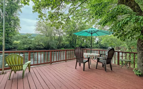 Hayesville, NC 28904,454 Hiawassee River Road