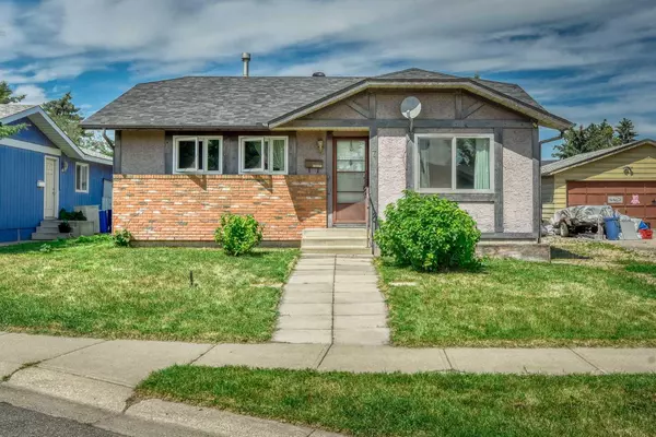 Calgary, AB T2B 2S2,7 Doverglen CRES SE