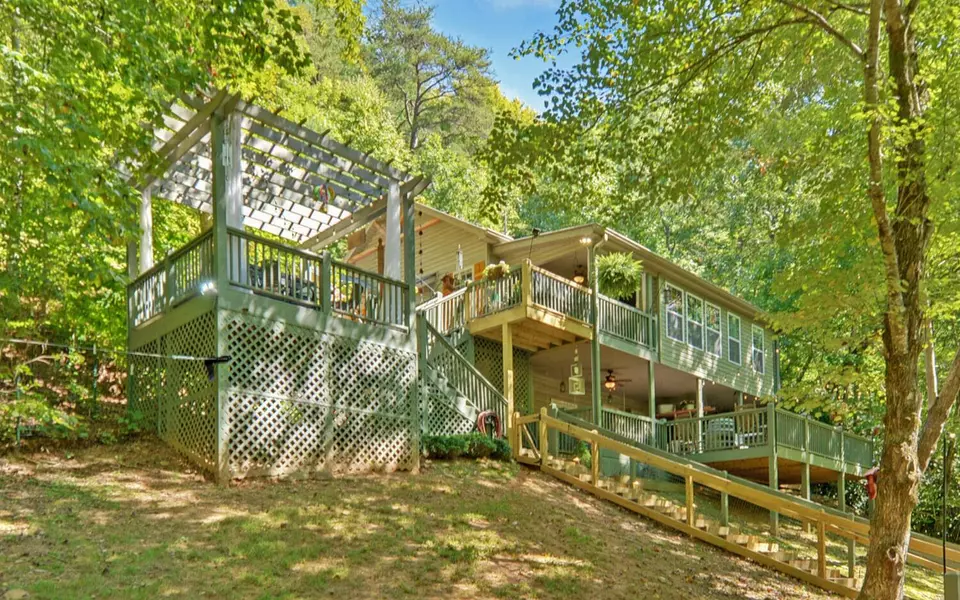 3111 Creekview Road, Hiawassee, GA 30546