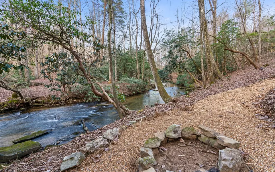 297 Tall Pines Drive, Ellijay, GA 30536