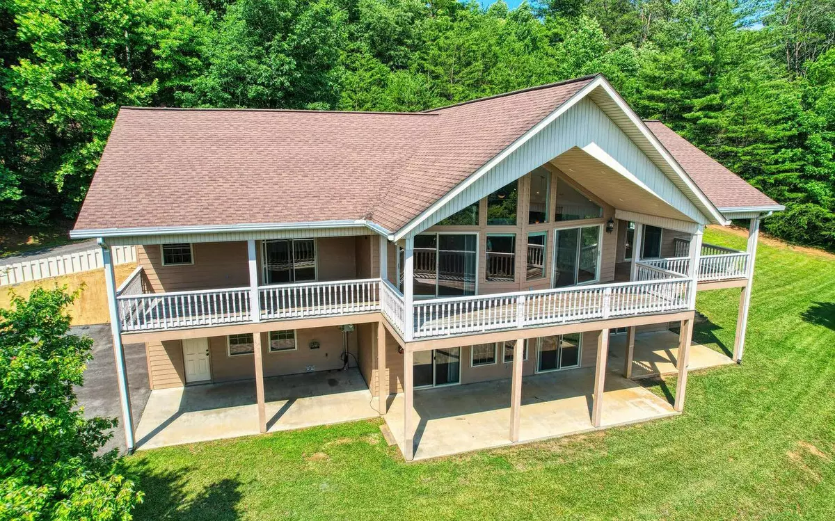 Young Harris, GA 30582,800 Crooked Creek Conn