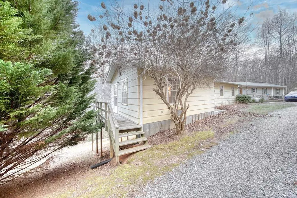 Hiawassee, GA 30546,713 Mountain View Road