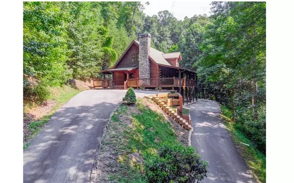 892 Ranch Mountain Drive, Dahlonega, GA 30533