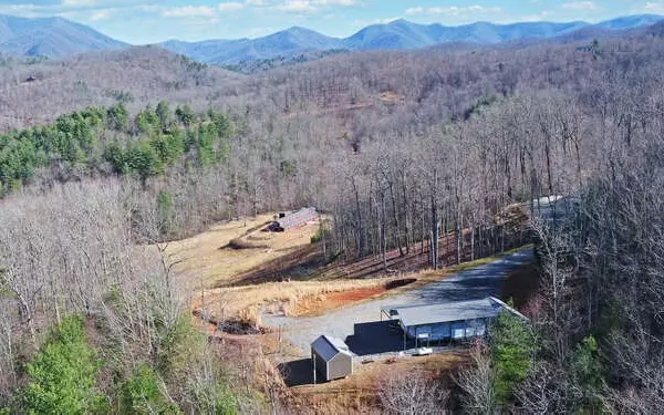 Getaway Hollow, Hayesville, NC 28904