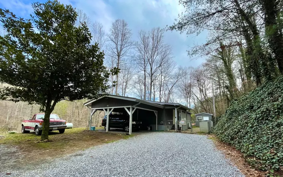 1822 Settlement Road, Young Harris, GA 30582