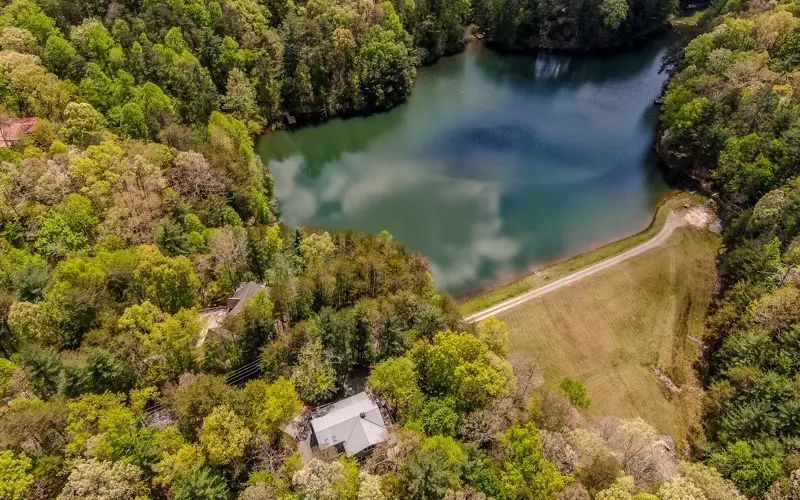 392 Sky View Drive, Ellijay, GA 30536