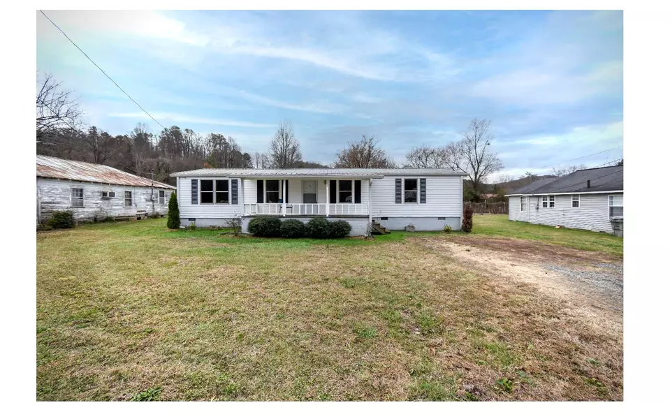 62 Watkins Avenue, Andrews, NC 28901