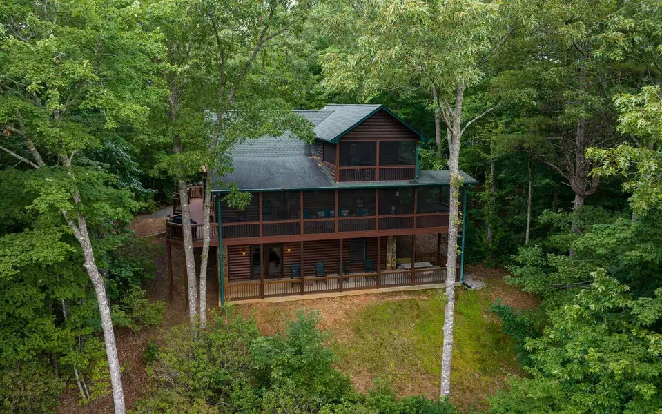 273 Hiawatha Trail, Blue Ridge, GA 30513