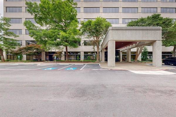 4100 Spring Valley Road #700, Farmers Branch, TX 75244