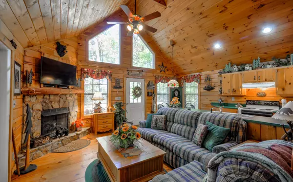 Murphy, NC 28906,140 Treehouse Trail