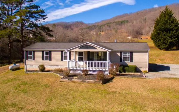 Hayesville, NC 28904,100 Debbie Lane