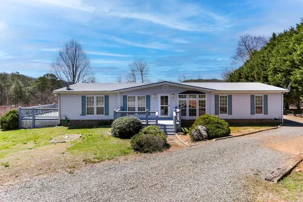 Warne, NC 28909,283 Bobcat Lane