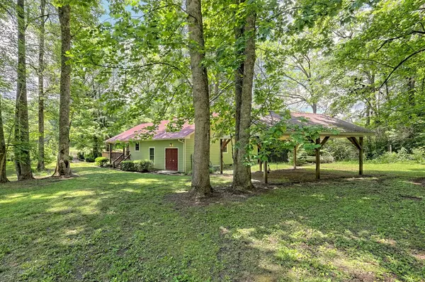 Hayesville, NC 28904,9212 Tusquittee Road