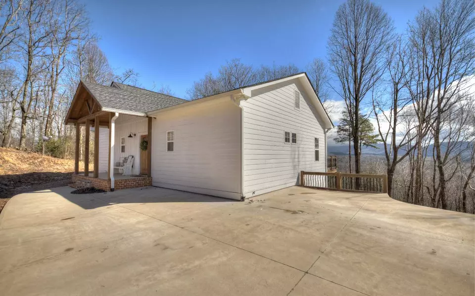 388 Sugar Ridge Drive, Ellijay, GA 30536