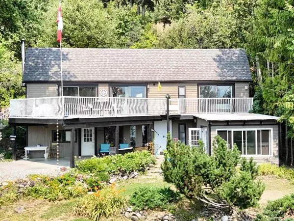 6473 SQUILAX ANGLEMONT ROAD, North Shuswap, BC V0E 1M7