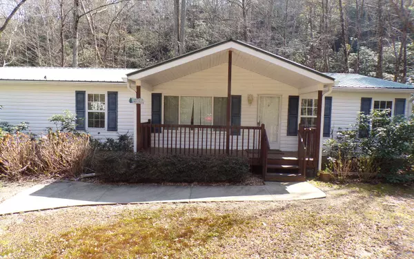 1542 Creek Road, Hiawassee, GA 30546