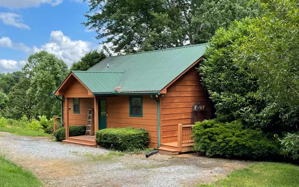 Hayesville, NC 28904,411 Cabin Drive